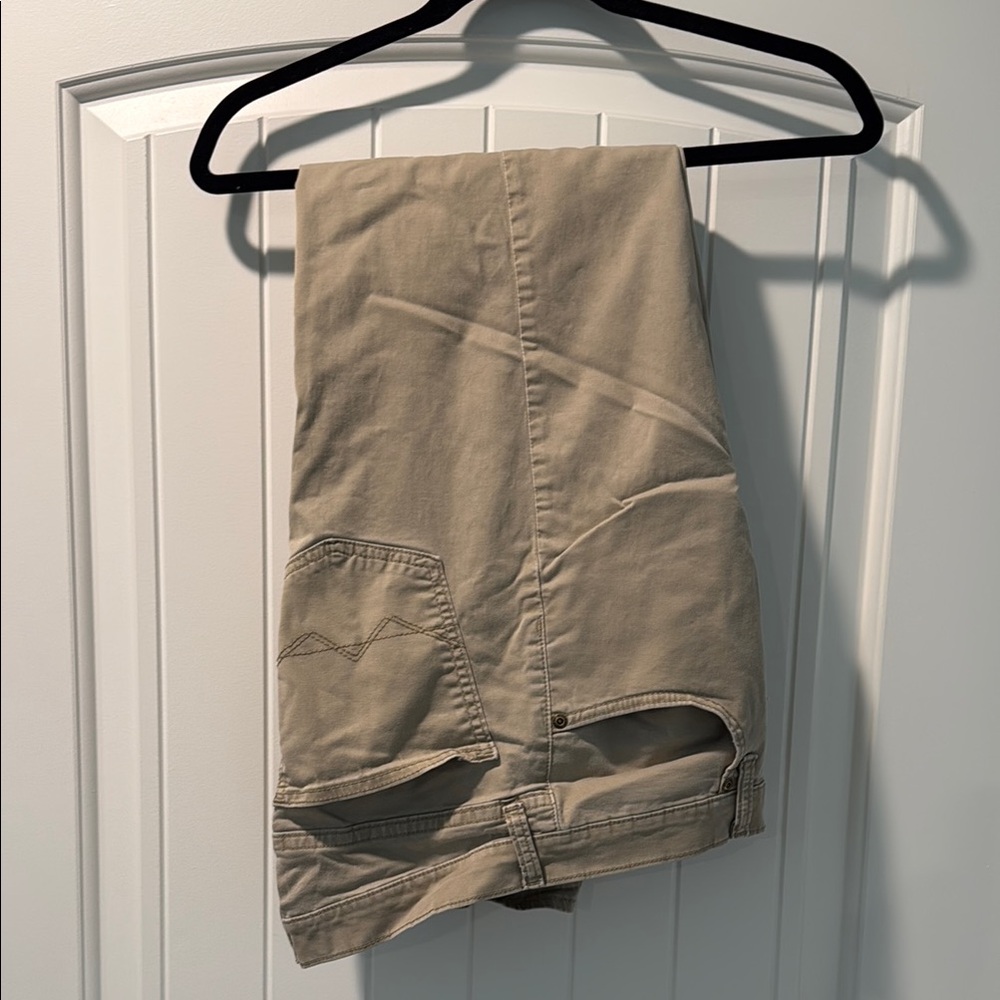 Wrangler straight fit Tan Casual Pants